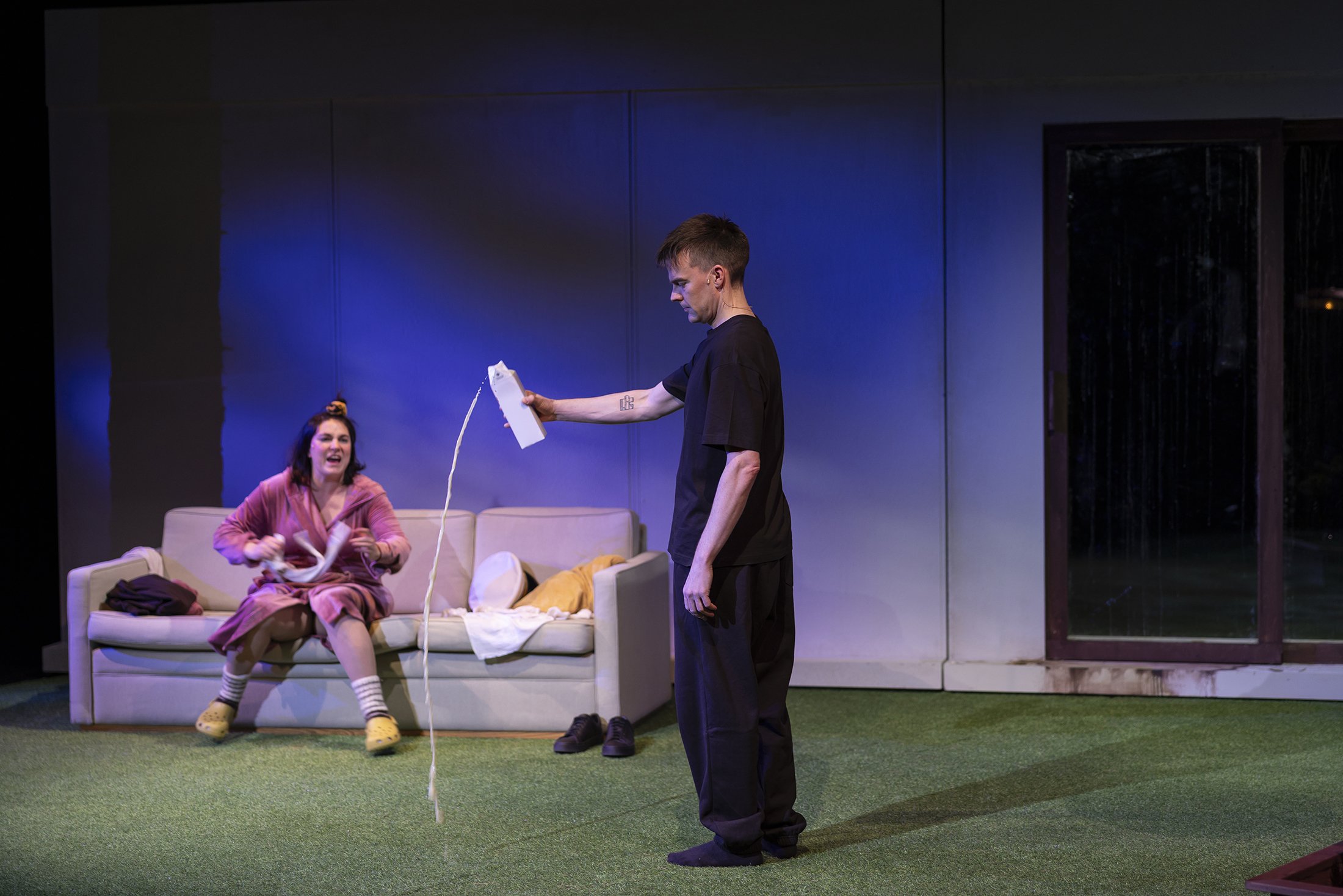 jyväskylän_kaupunginteatteri_kato_mua_kun_mä_puhun_sulle_2